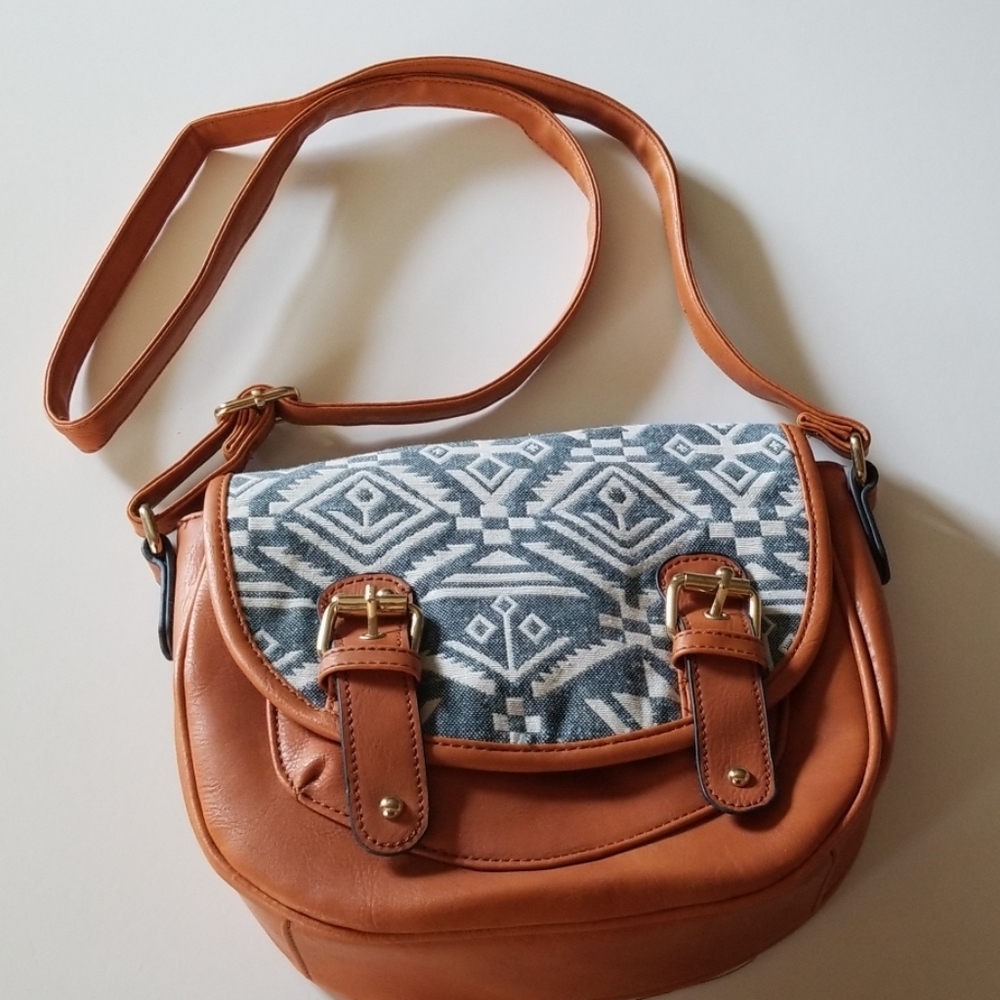 NEW Tan Faux Leather Crossbody Purse